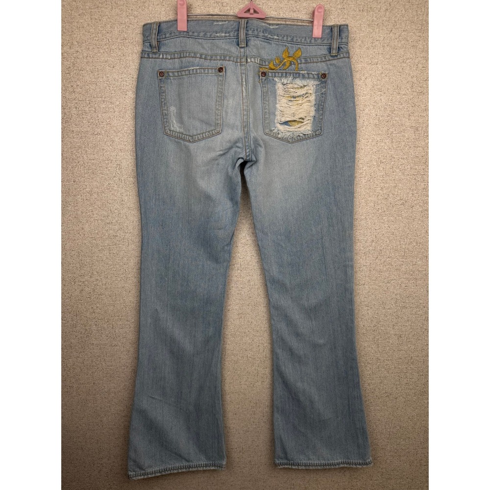 Vintage Old Navy Y2K Low Rise Flare Jeans Size 8 Light Wash with Gold Embroidery - Picture 4 of 9